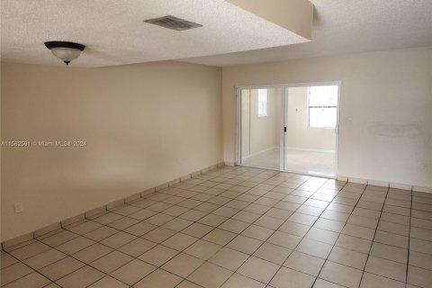 Townhouse in Miami Gardens, Florida 2 bedrooms, 103.12 sq.m. № 1167875 - photo 29