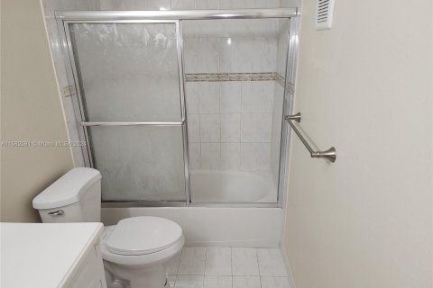 Touwnhouse à vendre à Miami Gardens, Floride: 2 chambres, 103.12 m2 № 1167875 - photo 22