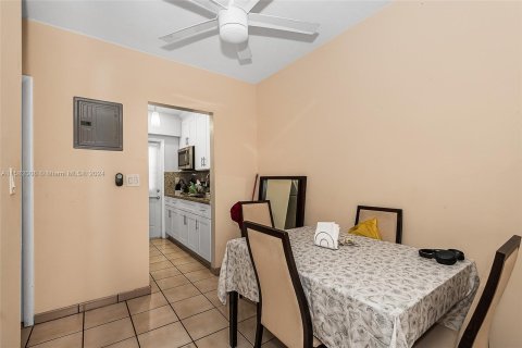 Copropriété à vendre à Miami Beach, Floride: 40.88 m2 № 1167821 - photo 14