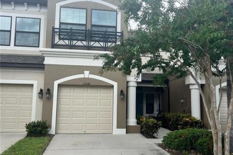 Townhouse in Tampa, Florida 2 bedrooms, 151.62 sq.m. № 1340368 - photo 1