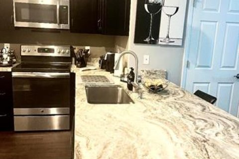 Adosado en venta en Tampa, Florida, 2 dormitorios, 151.62 m2 № 1340368 - foto 5