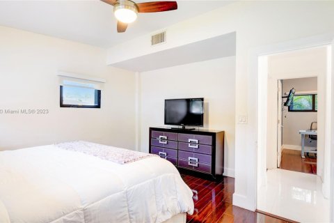 Casa en venta en North Miami, Florida, 4 dormitorios, 204.94 m2 № 830093 - foto 17