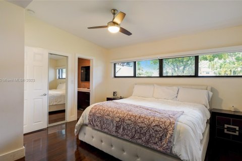 Villa ou maison à vendre à North Miami, Floride: 4 chambres, 204.94 m2 № 830093 - photo 19