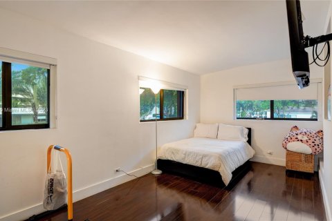 Casa en venta en North Miami, Florida, 4 dormitorios, 204.94 m2 № 830093 - foto 30