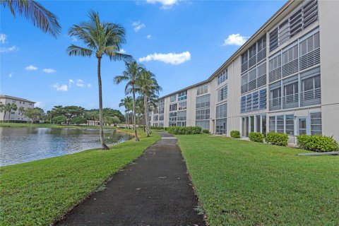 Copropriété à vendre à Coconut Creek, Floride: 2 chambres, 112.41 m2 № 837686 - photo 13