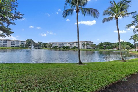 Copropriété à vendre à Coconut Creek, Floride: 2 chambres, 112.41 m2 № 837686 - photo 12