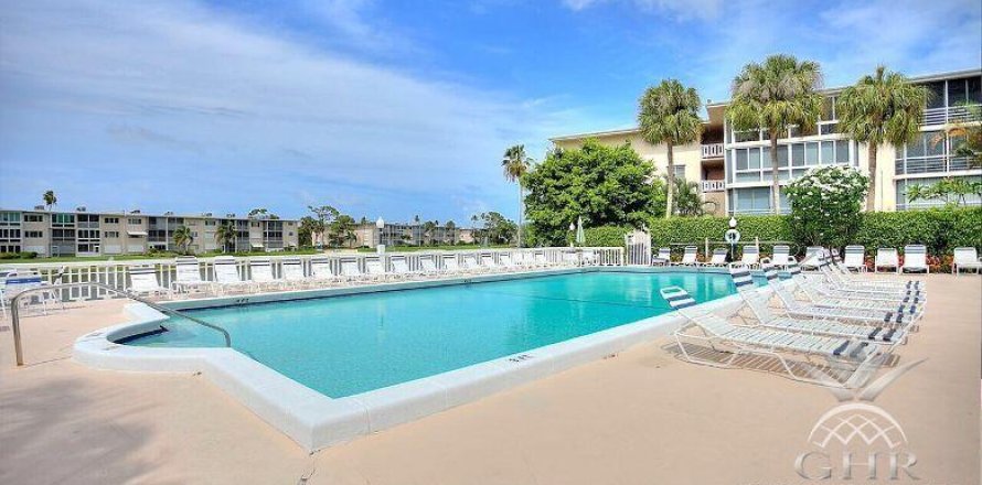 Condominio en Lake Worth, Florida, 2 dormitorios  № 959475