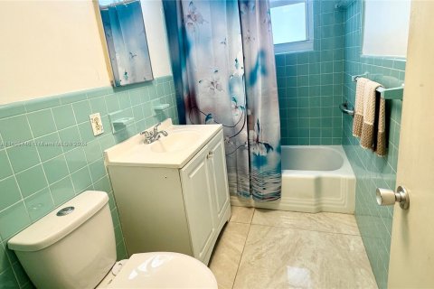 Condo in Fort Lauderdale, Florida, 3 bedrooms  № 1427295 - photo 15