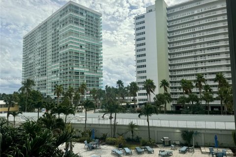 Copropriété à vendre à Fort Lauderdale, Floride: 3 chambres, 123.47 m2 № 1427295 - photo 18