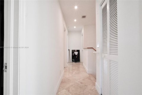 Condo in Miami Beach, Florida, 3 bedrooms  № 1427297 - photo 14