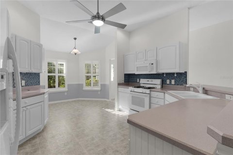 Casa en venta en The Villages, Florida, 3 dormitorios, 173.91 m2 № 1343994 - foto 15