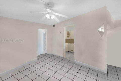 Condo in Key West, Florida, 1 bedroom  № 1221759 - photo 5