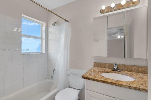 Condo in Key West, Florida, 1 bedroom  № 1221759 - photo 8