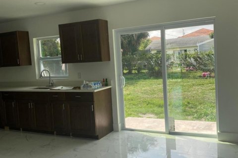 House in West Palm Beach, Florida 3 bedrooms, 109.25 sq.m. № 878467 - photo 14