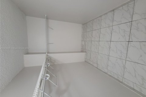 Condominio en venta en Miami, Florida, 2 dormitorios, 92.9 m2 № 1383491 - foto 10