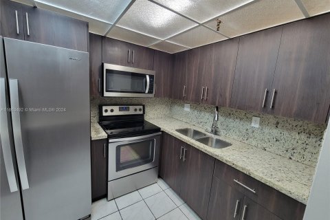 Copropriété à vendre à Miami, Floride: 2 chambres, 92.9 m2 № 1383491 - photo 3