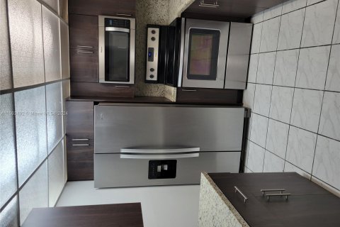 Copropriété à vendre à Miami, Floride: 2 chambres, 92.9 m2 № 1383491 - photo 4