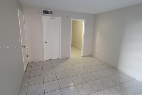 Copropriété à vendre à Miami, Floride: 2 chambres, 92.9 m2 № 1383491 - photo 8