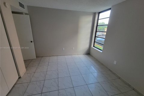 Copropriété à vendre à Miami, Floride: 2 chambres, 92.9 m2 № 1383491 - photo 12