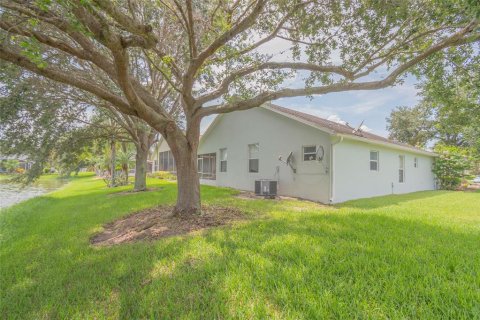 House in Edgewater, Florida 3 bedrooms, 154.5 sq.m. № 829387 - photo 7