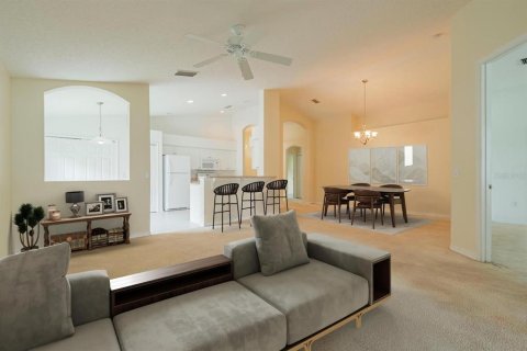 House in Edgewater, Florida 3 bedrooms, 154.5 sq.m. № 829387 - photo 23