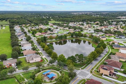 Villa ou maison à vendre à Kissimmee, Floride: 5 chambres, 294.13 m2 № 1335795 - photo 11