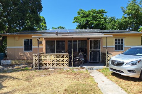 House in Miami, Florida 3 bedrooms, 121.79 sq.m. № 1189647 - photo 4