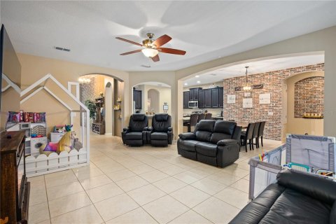 House in DeLand, Florida 5 bedrooms, 270.16 sq.m. № 1190658 - photo 9