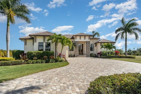 Casa en venta en Fort Myers, Florida, 5 dormitorios, 402.64 m2 № 1134042 - foto 4