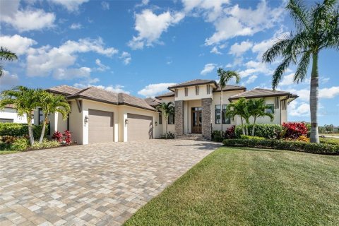 Casa en venta en Fort Myers, Florida, 5 dormitorios, 402.64 m2 № 1134042 - foto 2