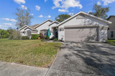 House in New Port Richey, Florida 3 bedrooms, 185.25 sq.m. № 1416542 - photo 5