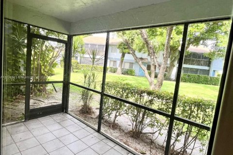 Condo in Oakland Park, Florida, 1 bedroom  № 1294804 - photo 10