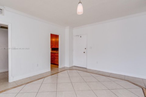 Condo in Sunny Isles Beach, Florida, 1 bedroom  № 700016 - photo 7