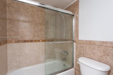 Condo in Sunny Isles Beach, Florida, 1 bedroom  № 700016 - photo 23