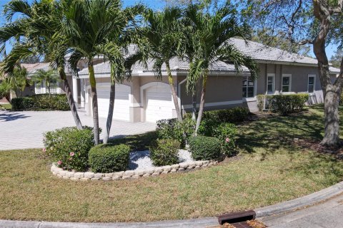 House in Coral Springs, Florida 5 bedrooms, 281.49 sq.m. № 1007552 - photo 8