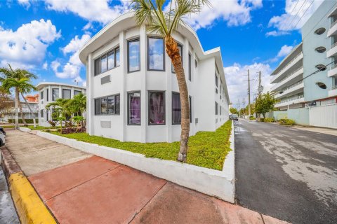 Propiedad comercial en venta en Miami Beach, Florida № 1015996 - foto 10