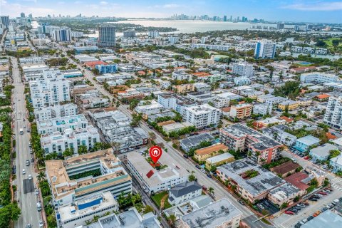 Propiedad comercial en venta en Miami Beach, Florida № 1015996 - foto 25