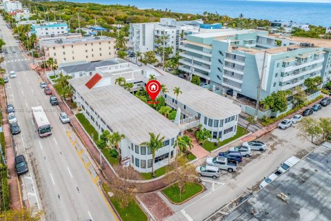 Commercial property in Miami Beach, Florida № 1015996 - photo 21