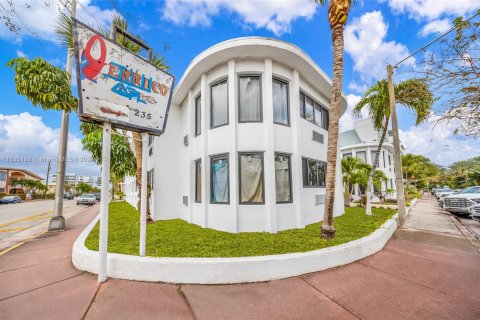 Propiedad comercial en venta en Miami Beach, Florida № 1015996 - foto 8