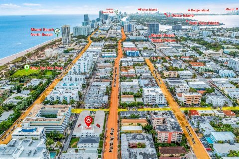 Commercial property in Miami Beach, Florida № 1015996 - photo 24