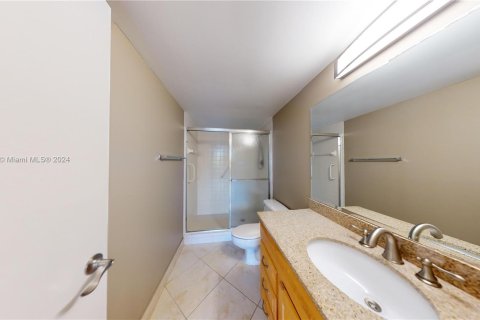 Condominio en venta en Hallandale Beach, Florida, 2 dormitorios, 130.06 m2 № 1206429 - foto 20
