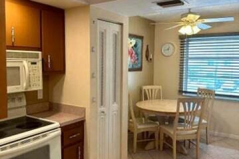 Condo in Delray Beach, Florida, 2 bedrooms  № 1009494 - photo 9