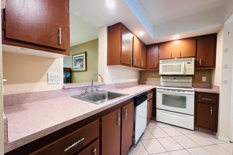 Condo in Delray Beach, Florida, 2 bedrooms  № 1009494 - photo 10