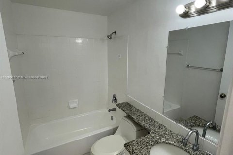 Copropriété à vendre à Miami Beach, Floride: 2 chambres, 63.17 m2 № 1280774 - photo 29