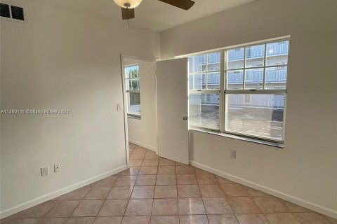 Copropriété à vendre à Miami Beach, Floride: 2 chambres, 63.17 m2 № 1280774 - photo 28