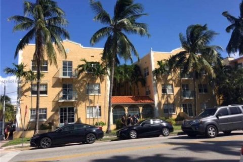 Copropriété à vendre à Miami Beach, Floride: 2 chambres, 63.17 m2 № 1280774 - photo 1