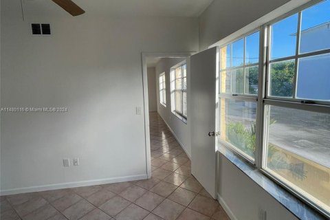 Copropriété à vendre à Miami Beach, Floride: 2 chambres, 63.17 m2 № 1280774 - photo 7