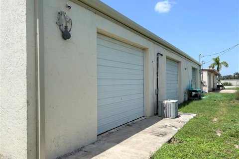 Купить коммерческую недвижимость в Пунта-Горда, Флорида № 683442 - фото 7