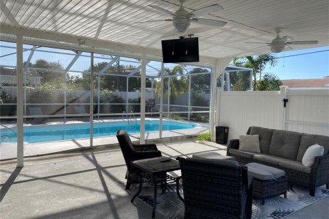 Casa en venta en Saint Petersburg, Florida, 3 dormitorios, 135.82 m2 № 1377853 - foto 4