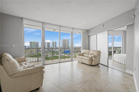 Condominio en venta en Miami, Florida, 2 dormitorios, 97.36 m2 № 1413582 - foto 9